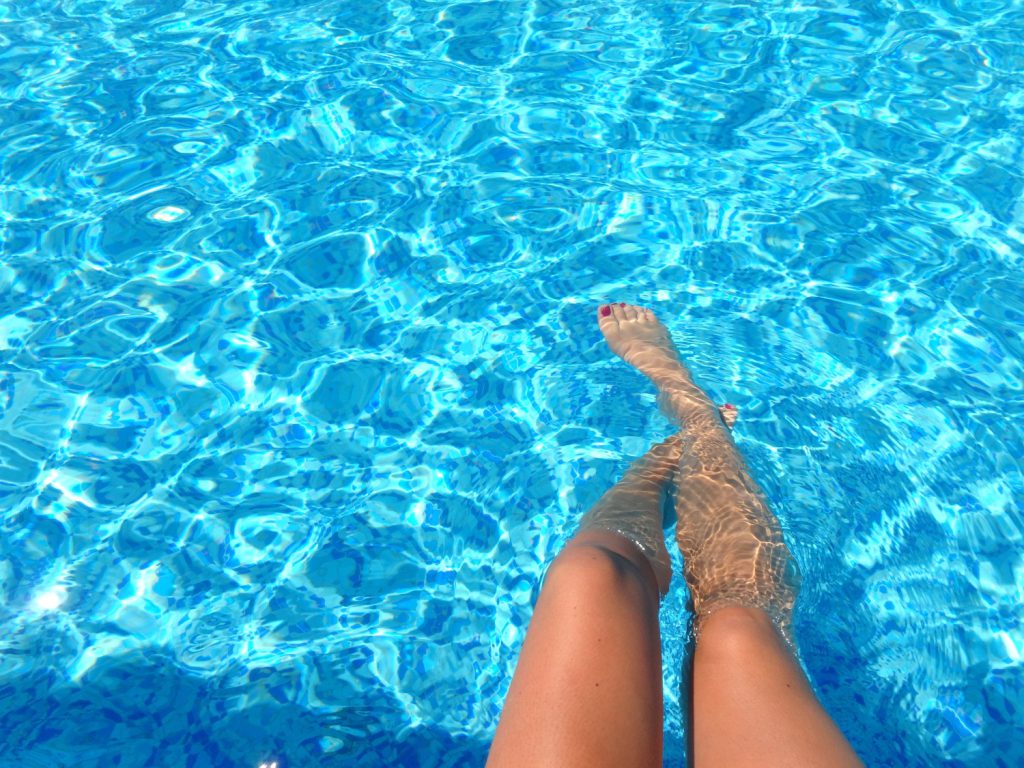 A piscina é o local perfeito para uma festa de verão!