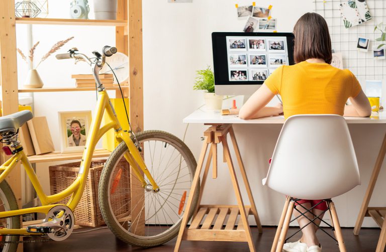 Home office: como organizar um espaço para trabalhar em casa sem gastar nada